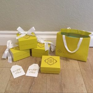 Kendra Scott gift boxes, bows, bag